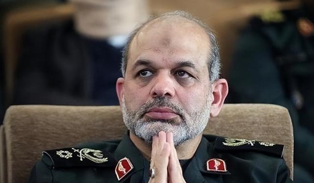 伊朗要“变天”了！4月19日，据一位美国高官透露，种种迹象表明，伊朗在过去48小