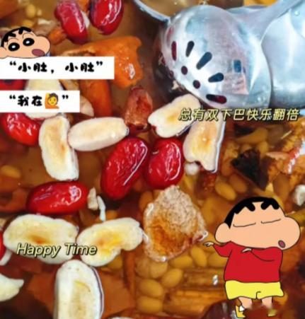 莫氏鸡煲首轮遭淘汰 新荣记大佬评委点评一针见血、毫不留情：“食材很好，但技术含量