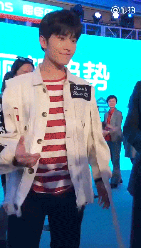 宝宝想要，宝宝没有得到，宝宝需要抱抱[抱一抱][抱一抱][抱一抱]（还在人记得这