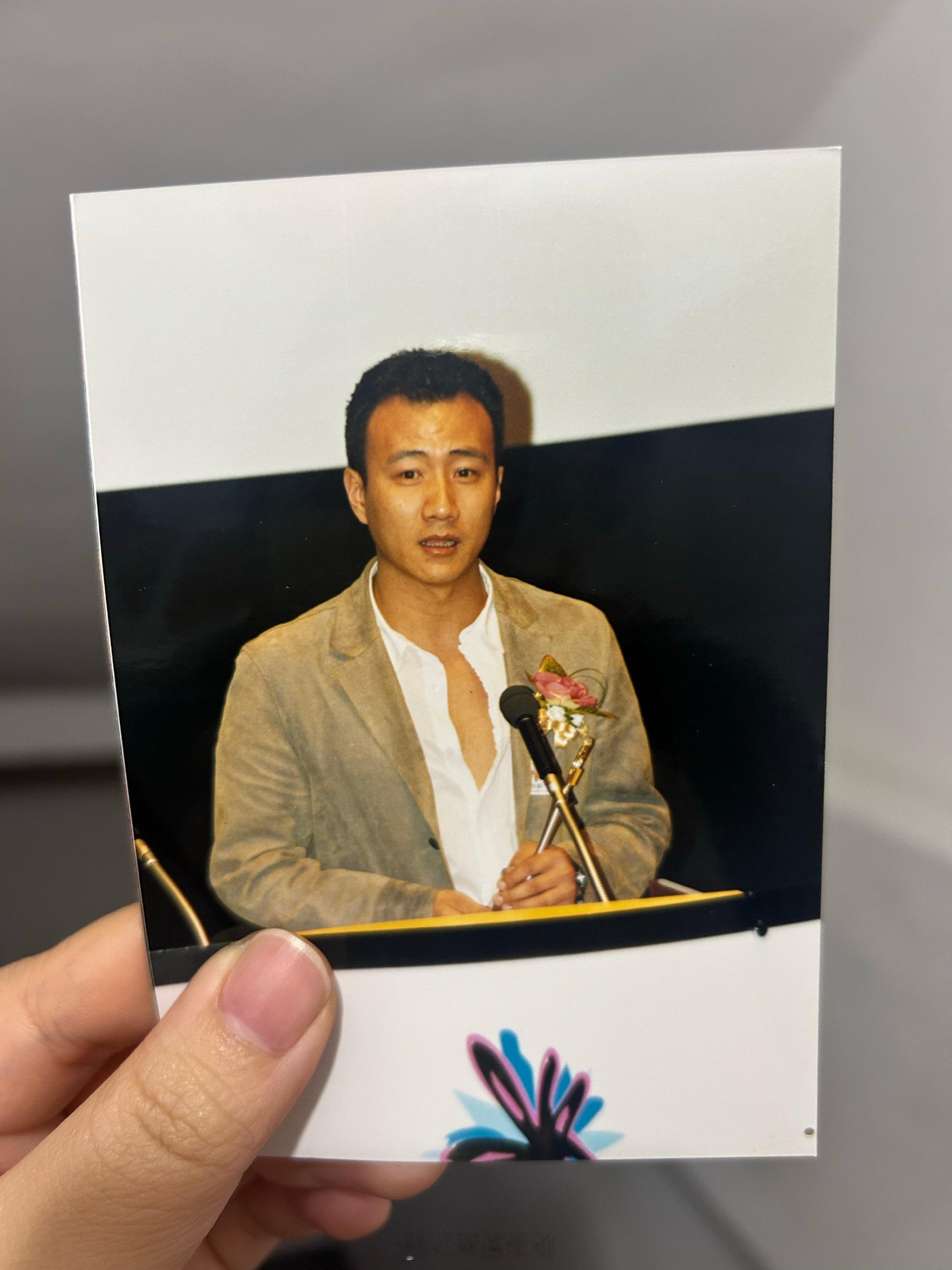 胡军、李乃文被网友调侃像陈丽君的老父亲，看完片段深有体会。二人细心记下陈丽君生理