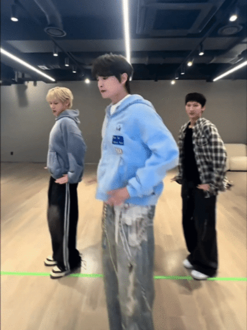 张远和威神V又是怎么认识的 哇塞！张远居然和威神V的钱锟、李永钦一起拍新歌cha