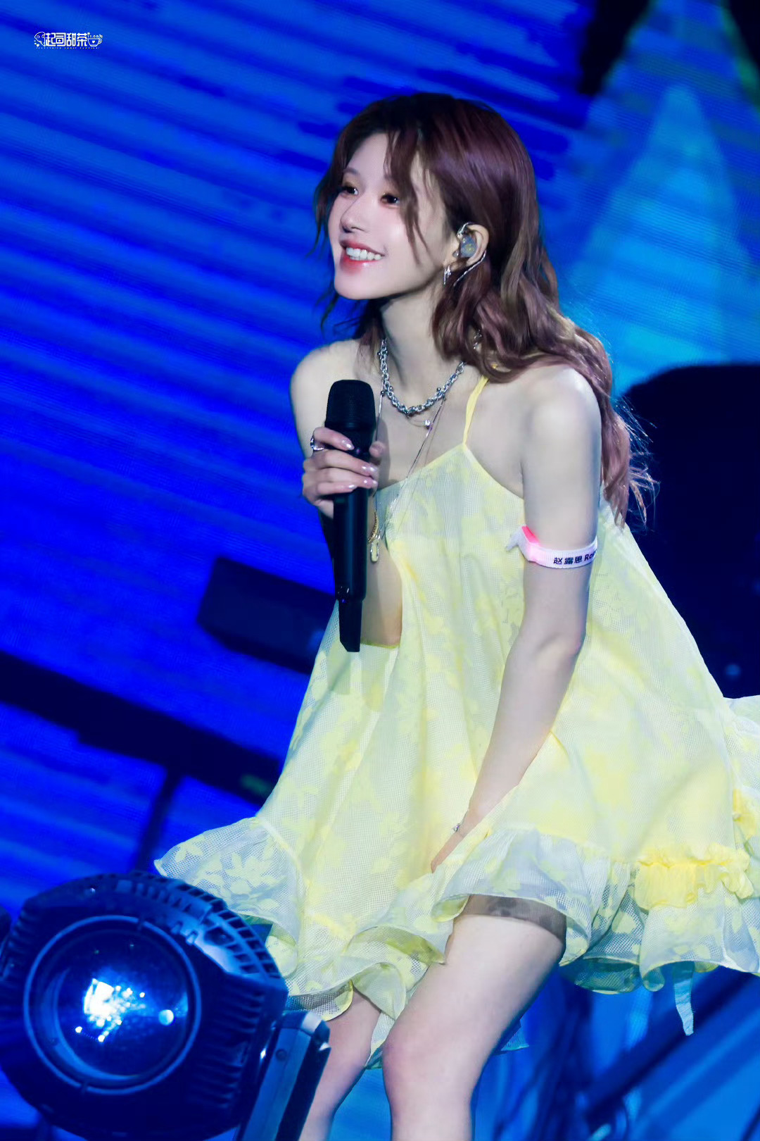 赵露思真是做演员做爱豆都精彩一女的 ​​​