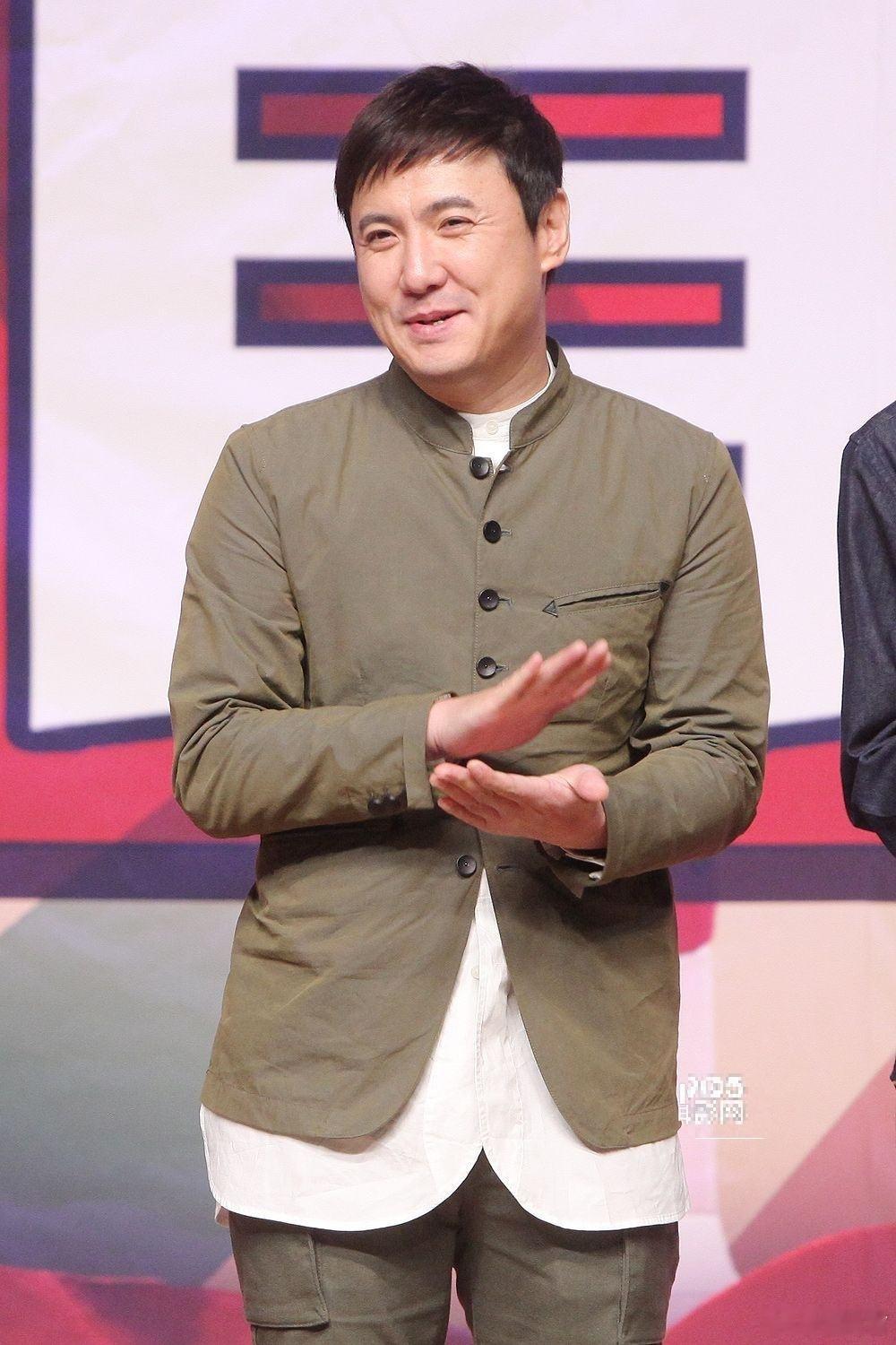 沈腾回应没有最佳男主角奖沈腾主演电影总票房已突破415亿元，是中国影史首位达到这