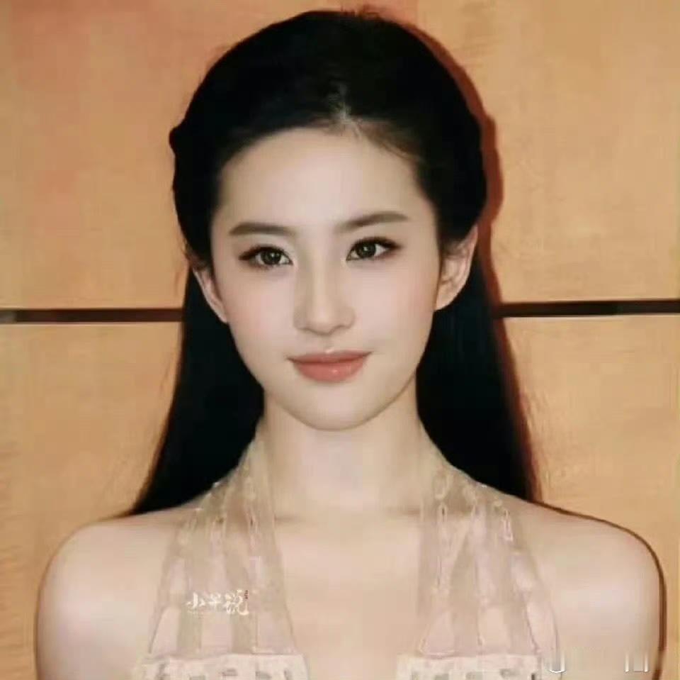 #刘亦菲骨相#从《仙剑奇侠传》到如今，刘亦菲始终以她那无可挑剔的五官与骨相吸引着