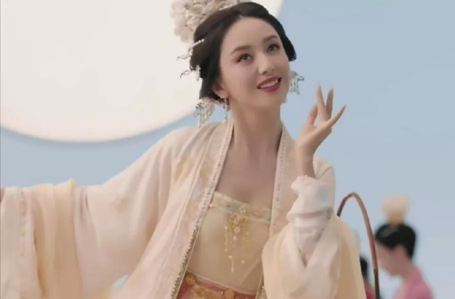 中国最美的女演员，美目盼兮，巧笑倩兮，太美了，风华绝代，动人心魄。


没错，这