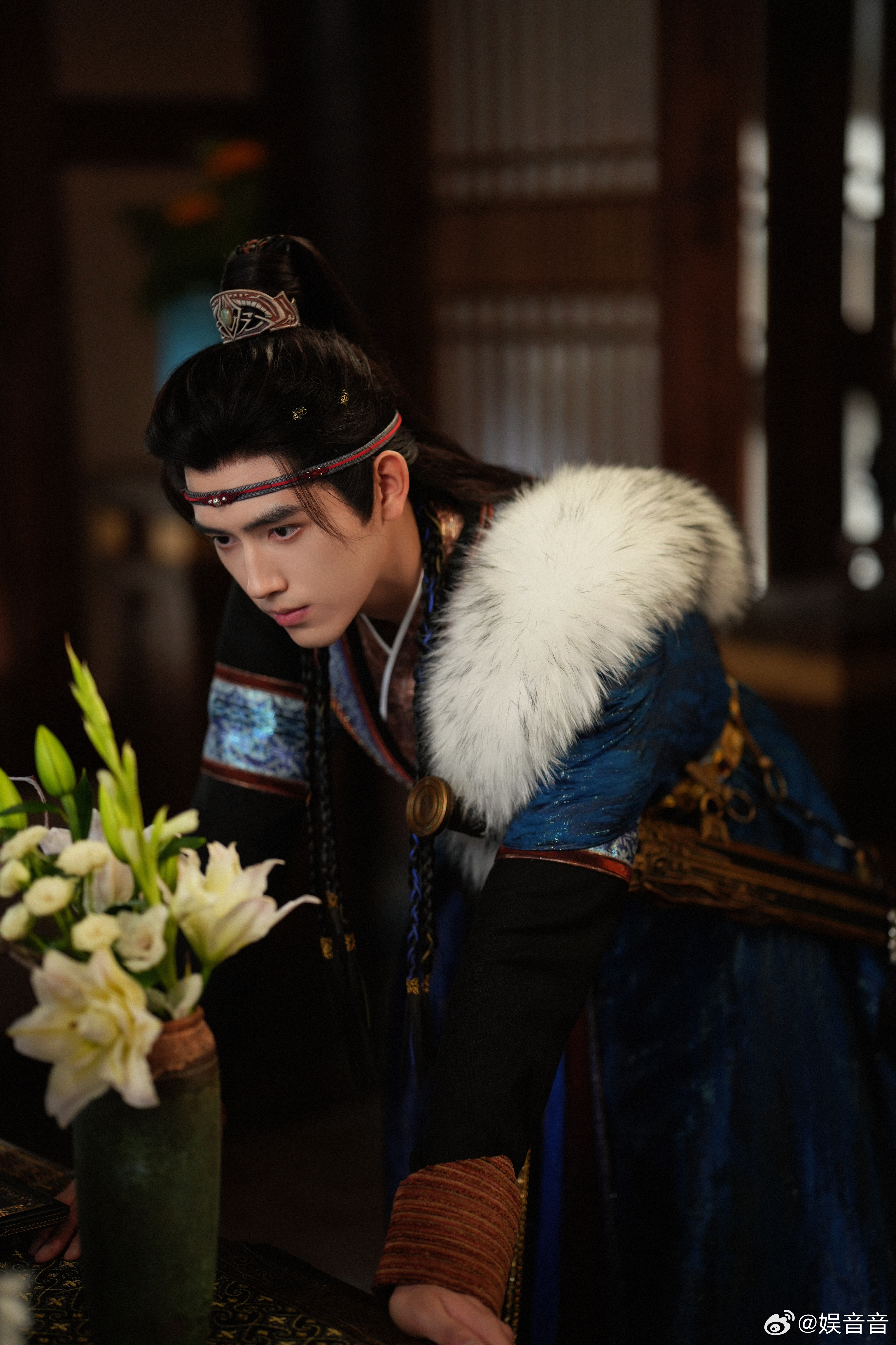 陈飞宇和走马灯的三生三世 陈飞宇的角色仿佛与走马灯绑定，《白日提灯》中段胥依靠它