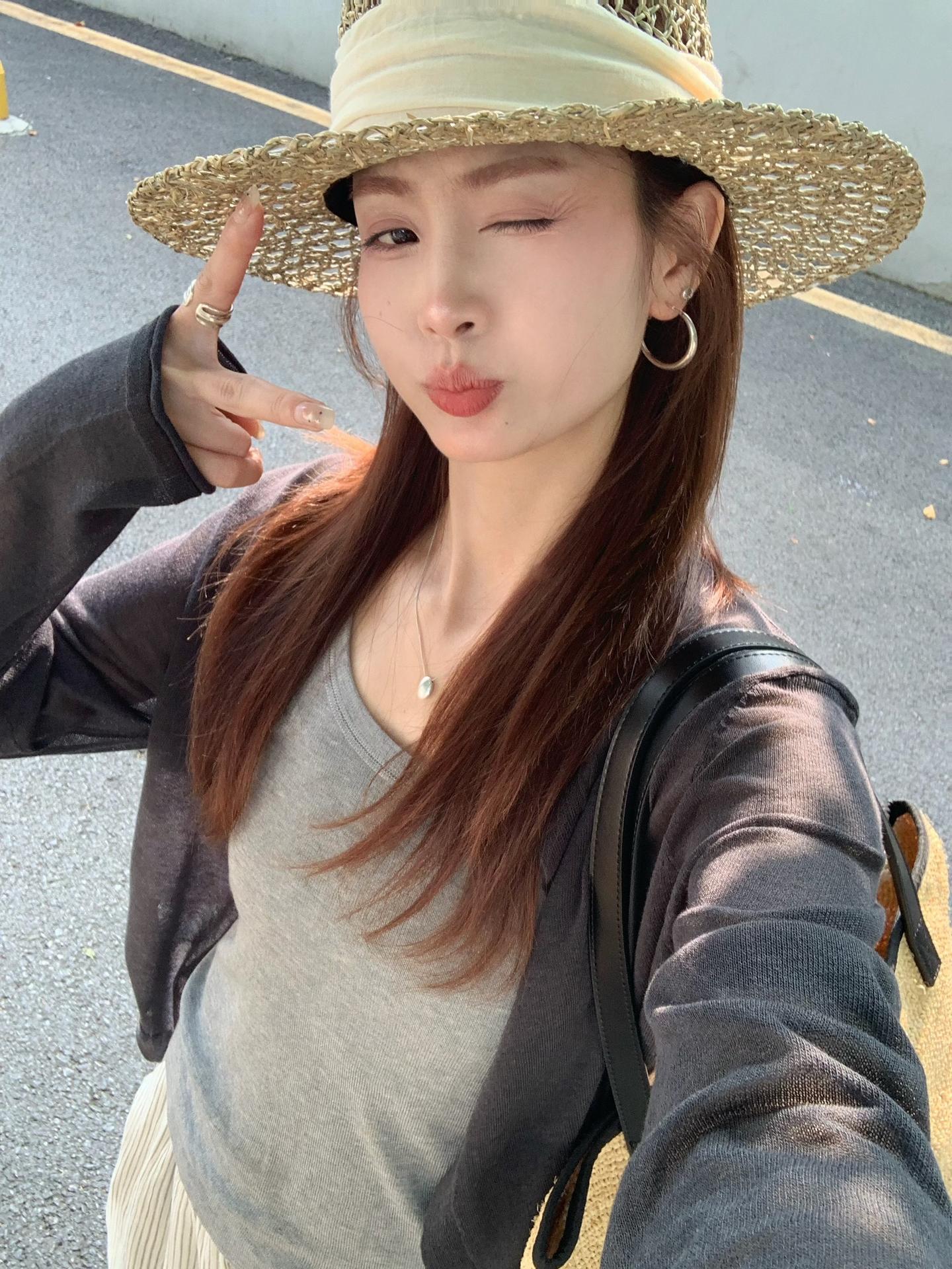 舍不得的他他他 忘不掉的她她她 救命！已经在我放了一周了