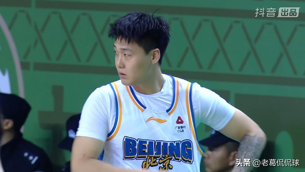 北京北汽巨星赵睿的进攻状态真是太火热了！在今天北京北汽客场挑战南京天之蓝的比赛中