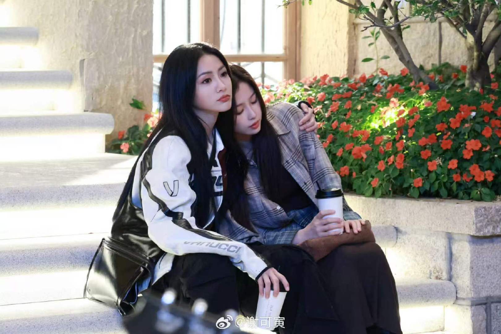 虞书欣很开心和谢可寅一起拍戏谢可寅晒与虞书欣合照 两位友谊久久！ 