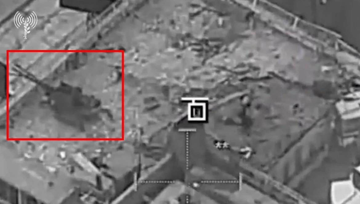 美以战机整夜轰炸德黑兰，伊朗只能用60年代的老式高射炮，直接架设在高楼楼顶，猛烈