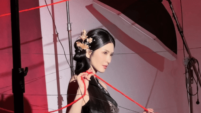 徐洁儿浪姐下车神图徐洁儿下车神图谁被徐洁儿浪姐路透美晕？下车瞬间氛围感拉满，黑金