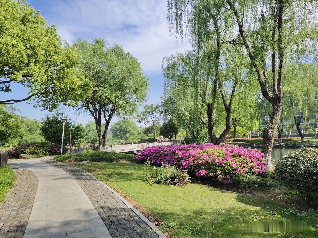 国家实施“离境退税”的政策，是一举多得的好举措，估计会拉爆五一黄金周，海外游客会