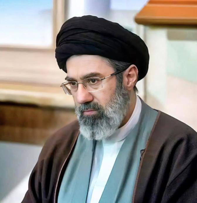 一声叹息！伊朗正式宣布哈梅内伊的儿子，被选作新一任最高领袖后，以色列几乎第一时间