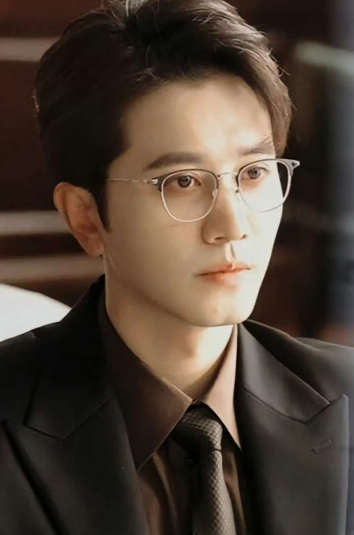 彭冠英为什么能搭档赵露思 ​​​