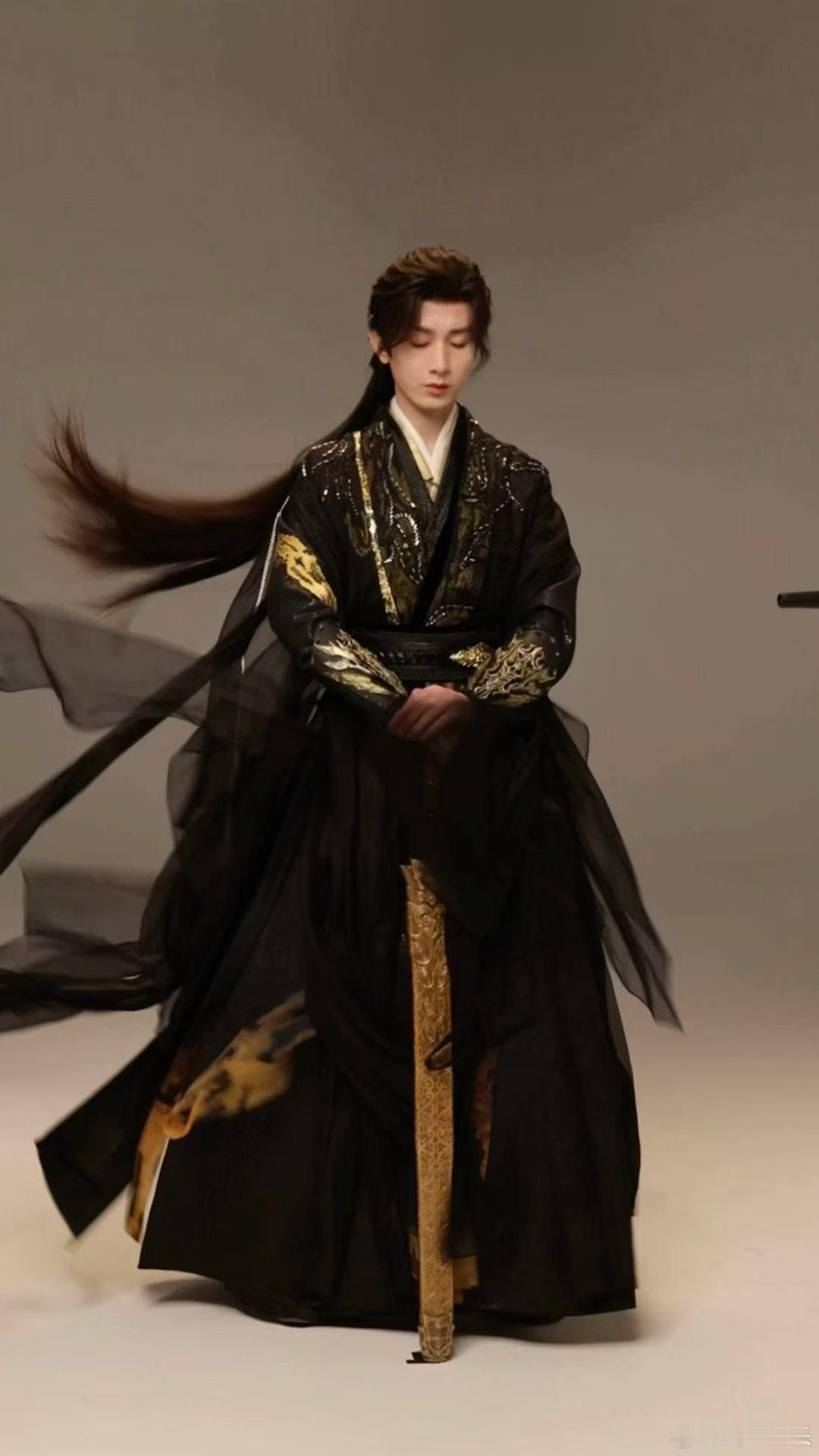 王权富贵成毅是执剑者亦是守护者王权富贵执剑者亦是守护者 王权富贵成毅是执剑者亦是