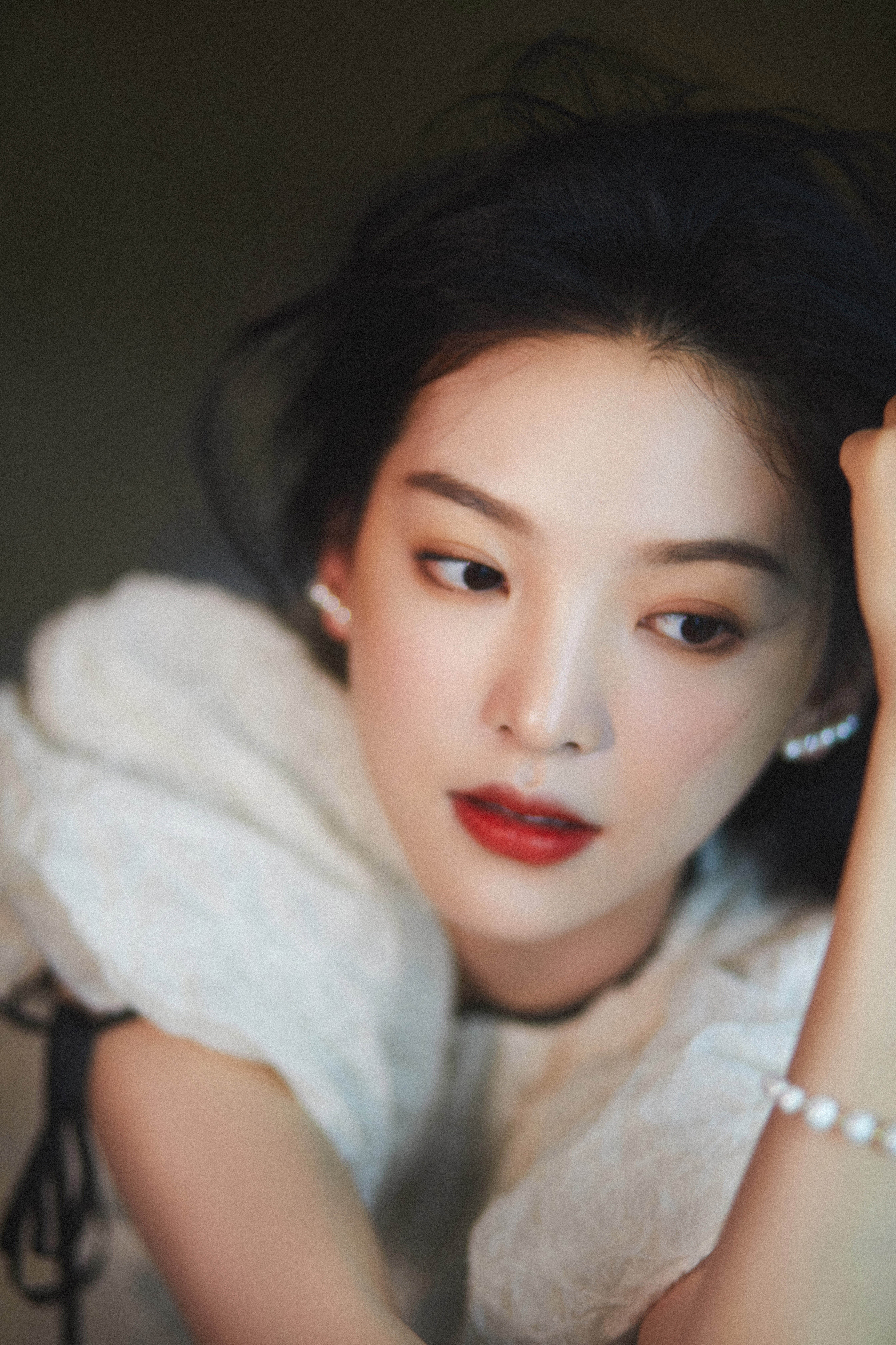 章若楠   光影间，美妙梦境倏忽变幻。 ​​​