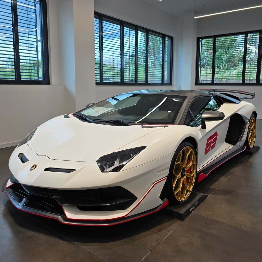 Lamborghini Aventador SVJ63 Roadster油漆：B