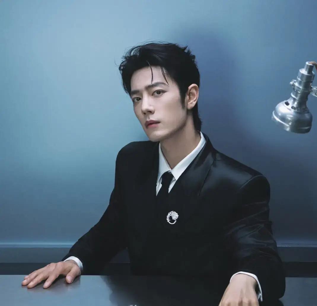 肖战首次巡演幕后视觉设计温佳男坦言，最初接到邀约压根没想到他会开演唱会，音响总监
