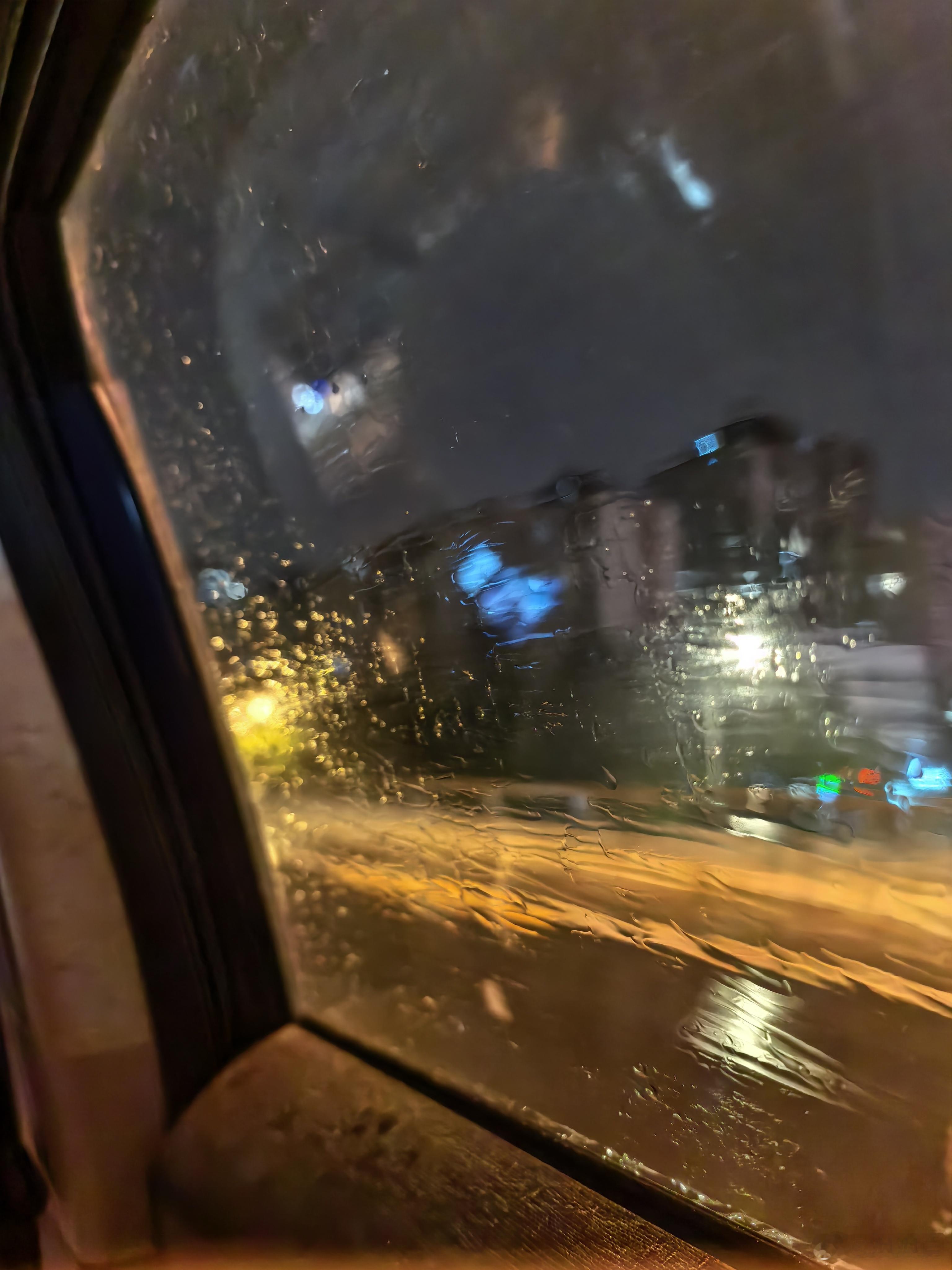 北京，这种雨后的夜晚，特别有感觉。 ​​​
