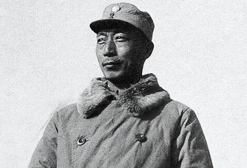 1976年，毛主席去世，当华国锋赶到中南海时，毛主席已无呼吸，情急之下，华国锋迅