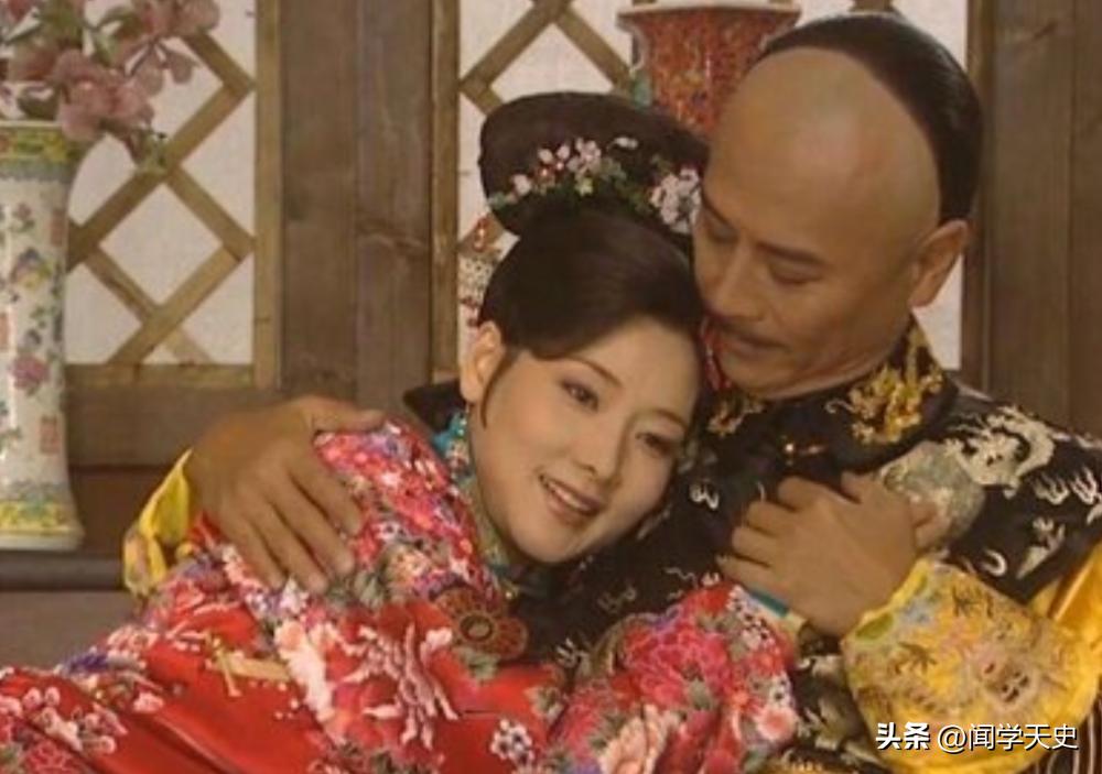 皇太极一生中最爱的女人是谁? 

从史书里的蛛丝马迹来看，答案几乎没什么争议——