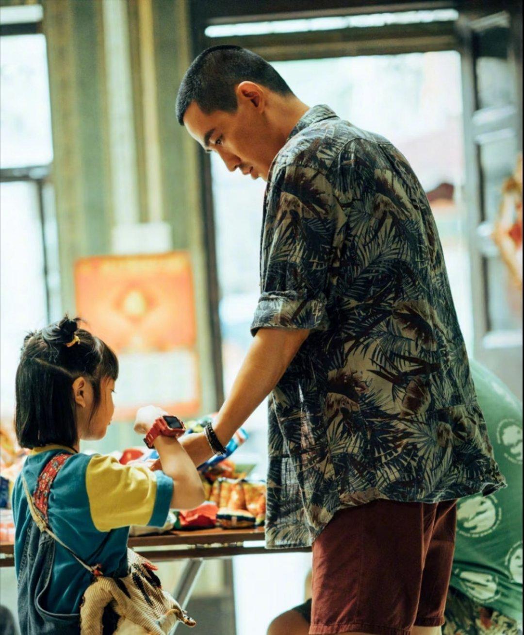 朱一龙檀健次能否接棒大银幕谁能拯救国产电影市场近年来，电影市场不断涌现出一批极具