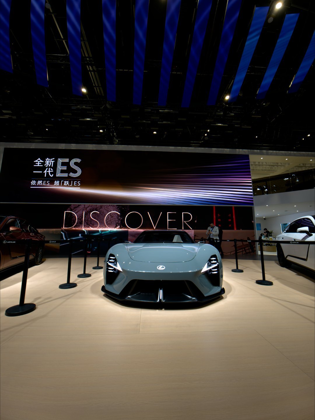 Lexus LFA Concept，真帅啊，这一脚下去，虽然是贴地，但感觉在天上