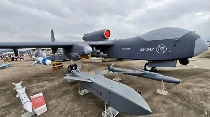 凤凰新闻【马斯克称中国阻止一场世界大战，俄乌刚刚证明了这一点】马斯克这人向来爱说