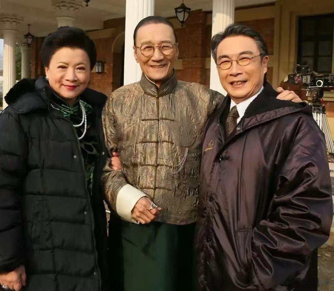 谢贤唯一一部未播电视剧随着谢贤离世，这部积压十年的未播剧彻底成为绝唱，再也没有机