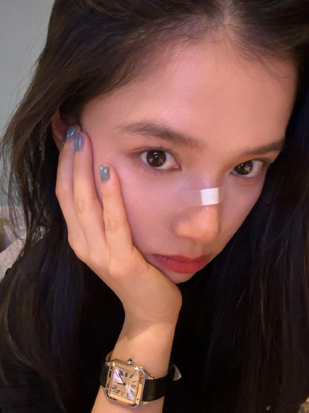 张婧仪眉骨阴影  张婧仪好优越的骨相，素颜怼脸都美成这样[色]