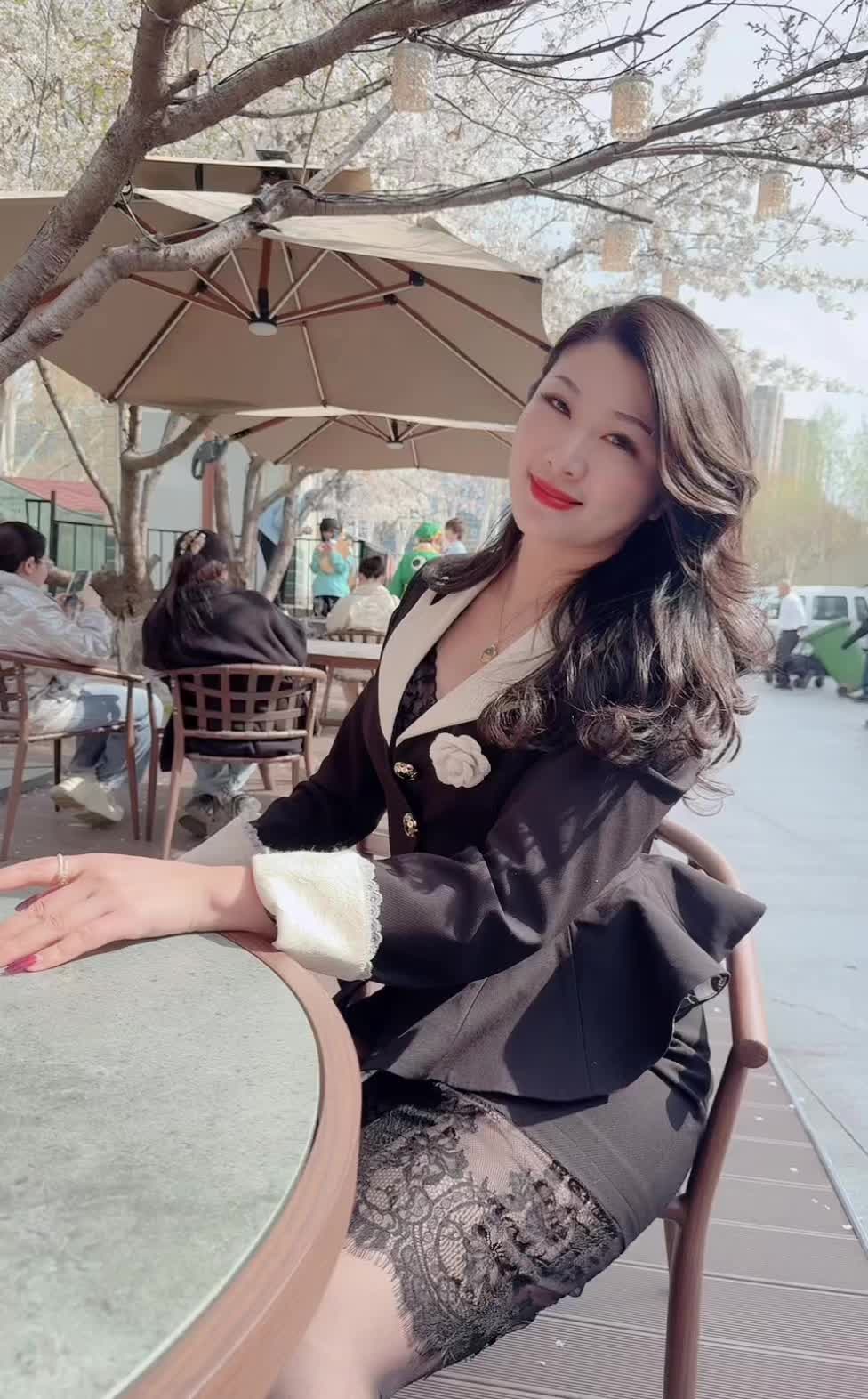 很现实的一段话：长得漂亮的女人，不怕男人花心，有实力的男人，也不怕女人...