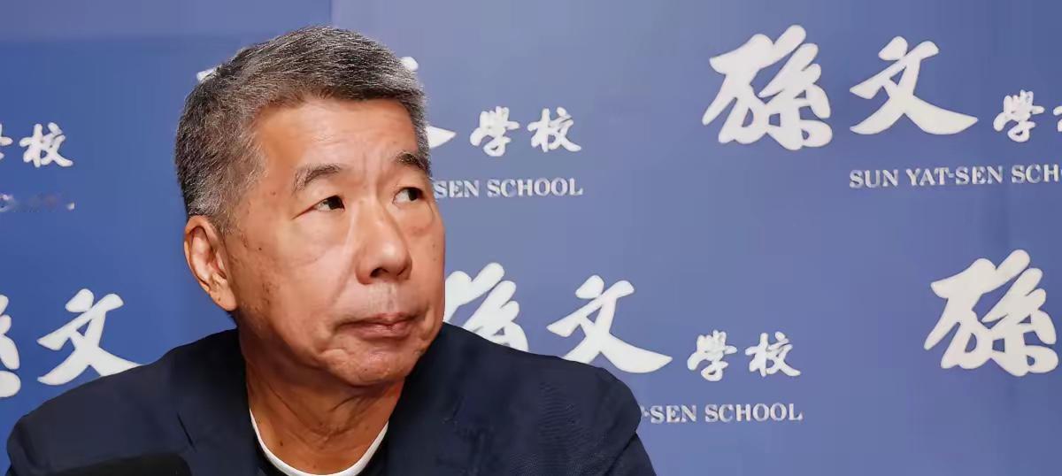 18日，针对张亚中表示愿意承担郑丽文访陆经费，张亚中办公室主任何启圣发文称赞张亚