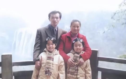 1999年，贵州19岁保姆，无奈带着被雇主遗弃的6岁双胞胎投奔娘家，父亲嫌丢人，