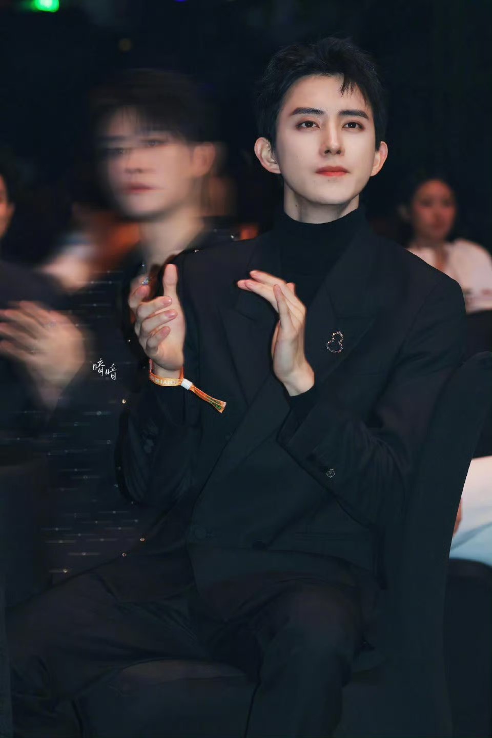 爱奇艺尖叫之夜首轮阵容敖瑞鹏官宣尖叫之夜，敖瑞鹏朝雪录有效待播，燥候敖瑞鹏带着大