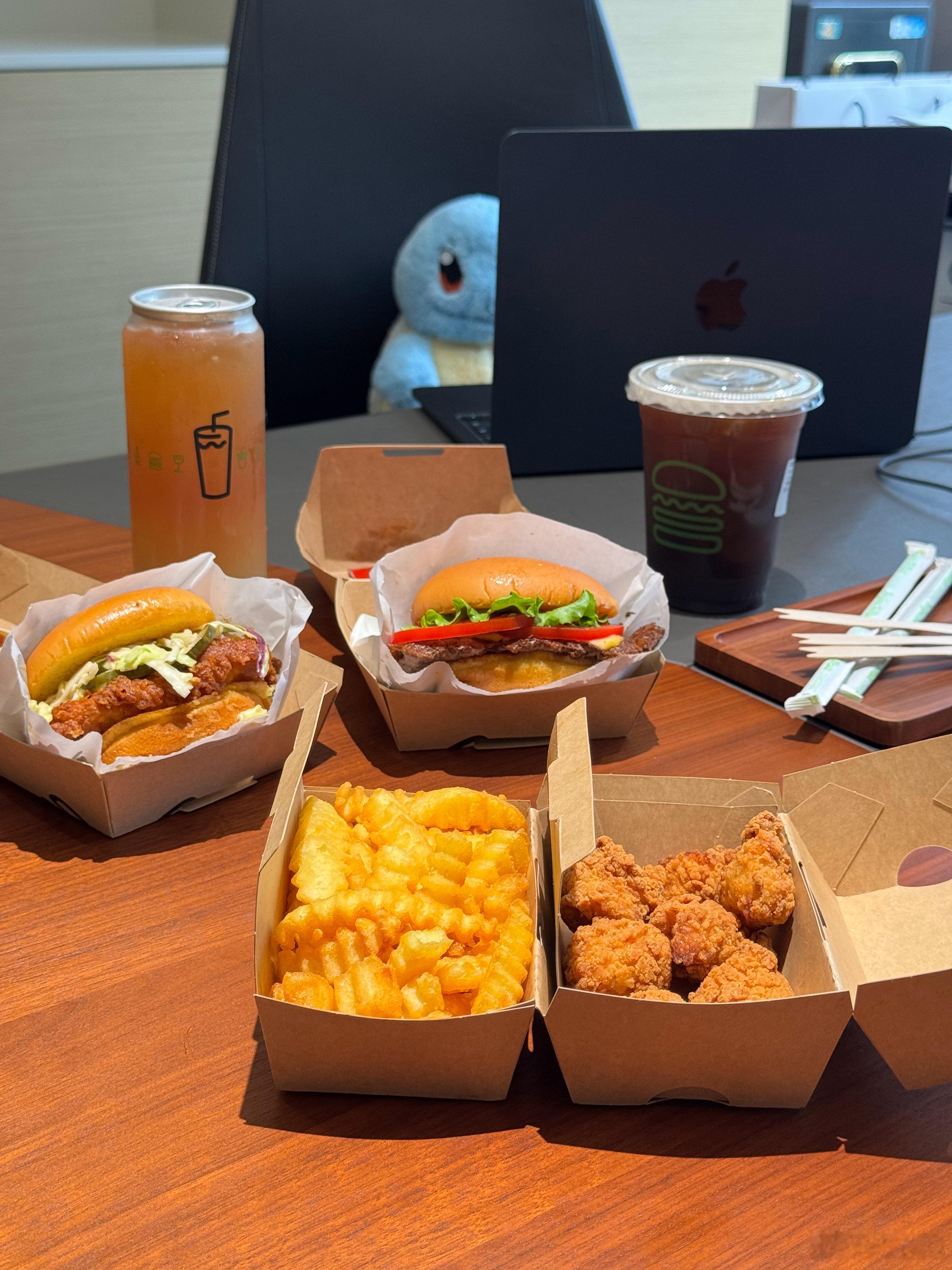 杰尼总周末加班精灵宝可梦
