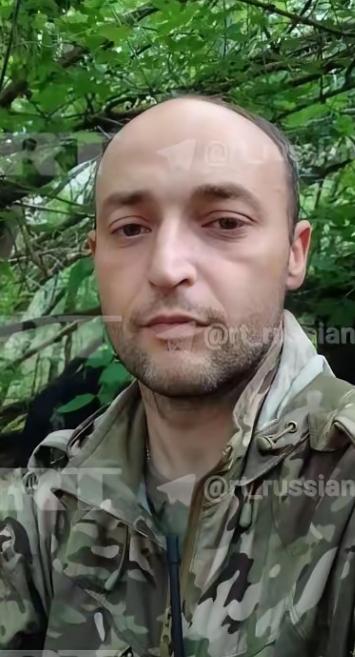 俄军1个士兵就杀穿两条街，震撼俄军前线司令部！俄军一名士兵，河里摸爬12公里，躲
