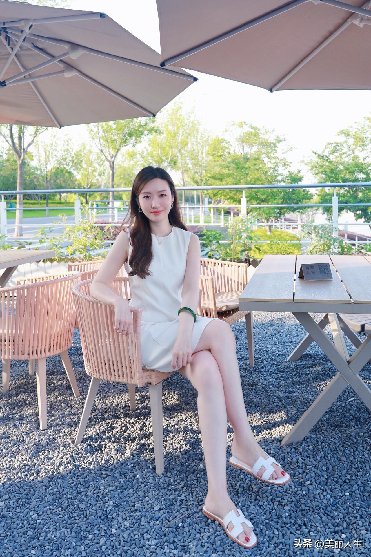 清晨的风，
站在风里，
会吹散所有思绪，
感恩🙏……一切都好