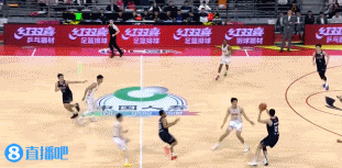 广东宏远在干什么，发底线球被抢断，这哪是冠军球队应该有的表现，好像真的没落了这支