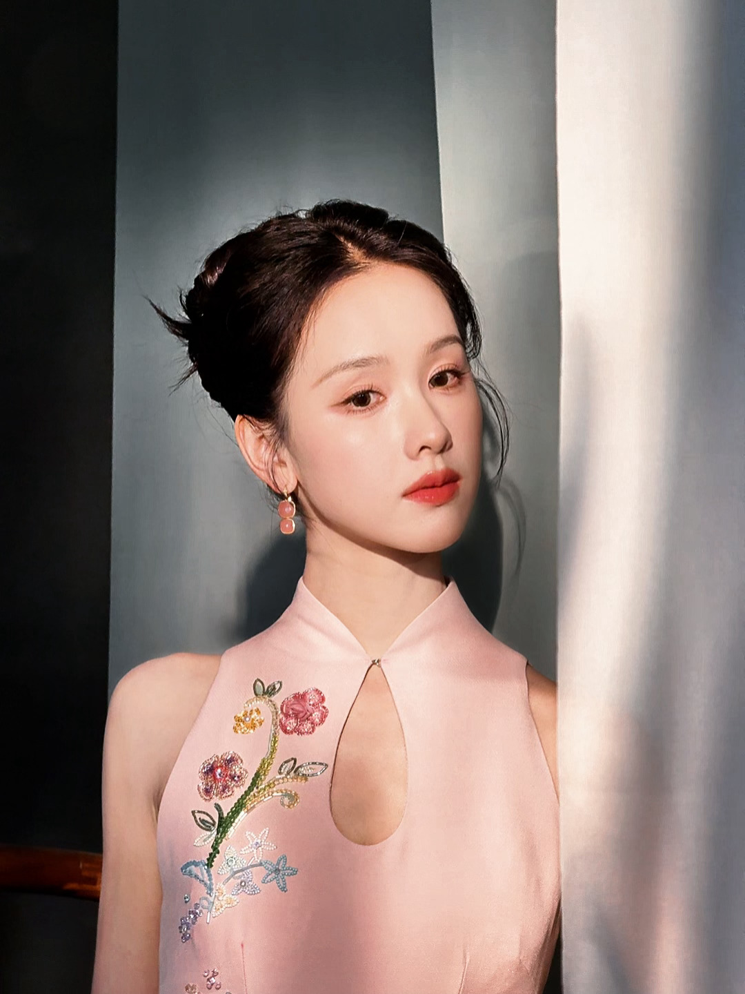 女儿心总如水🥕陈都灵新中式旗袍造型