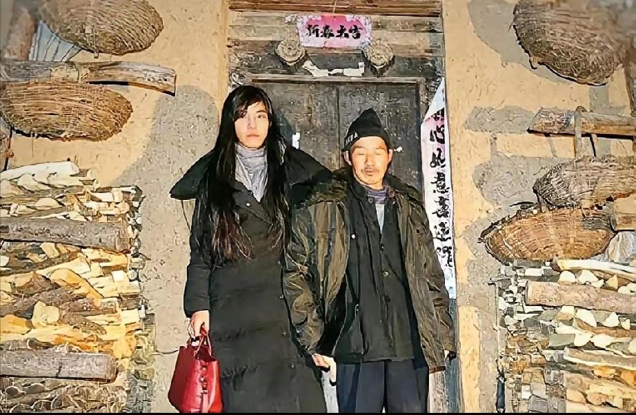 1998年，浙江一对做煤炭生意的夫妇，因常年在外奔波顾不上家，把年仅5岁的女儿朱