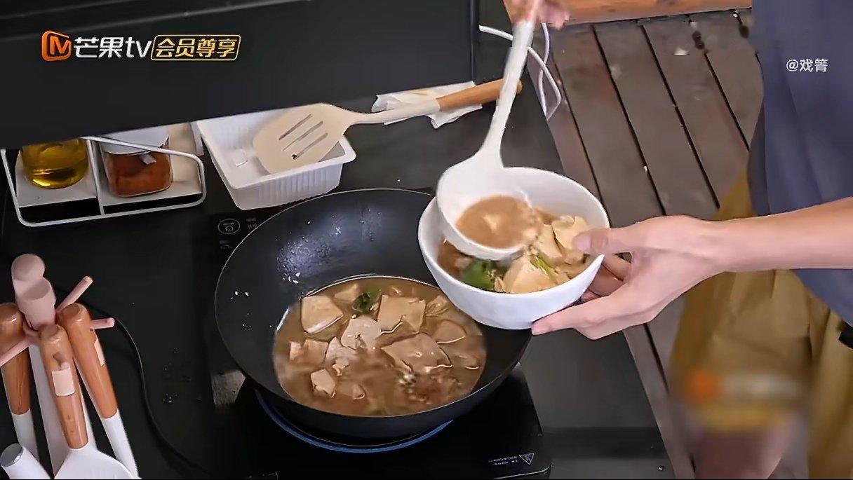 小沈阳在披哥宿舍上演中餐厅中餐厅下一季可以给小沈阳递本子了披荆斩棘 看披哥宿舍片