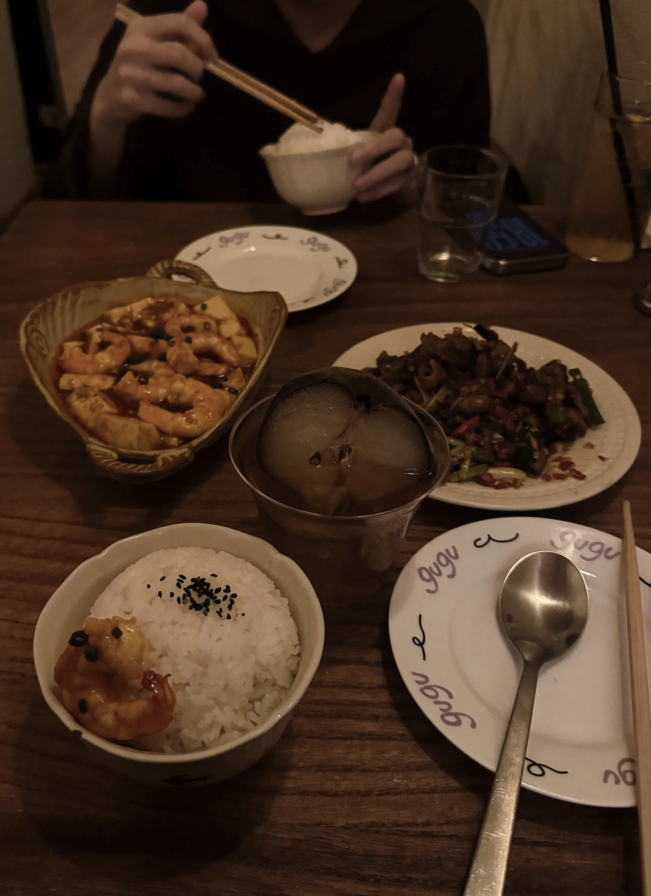 疼痛就像绵绵的梅雨 温润不过是平铺腐朽的前奏
