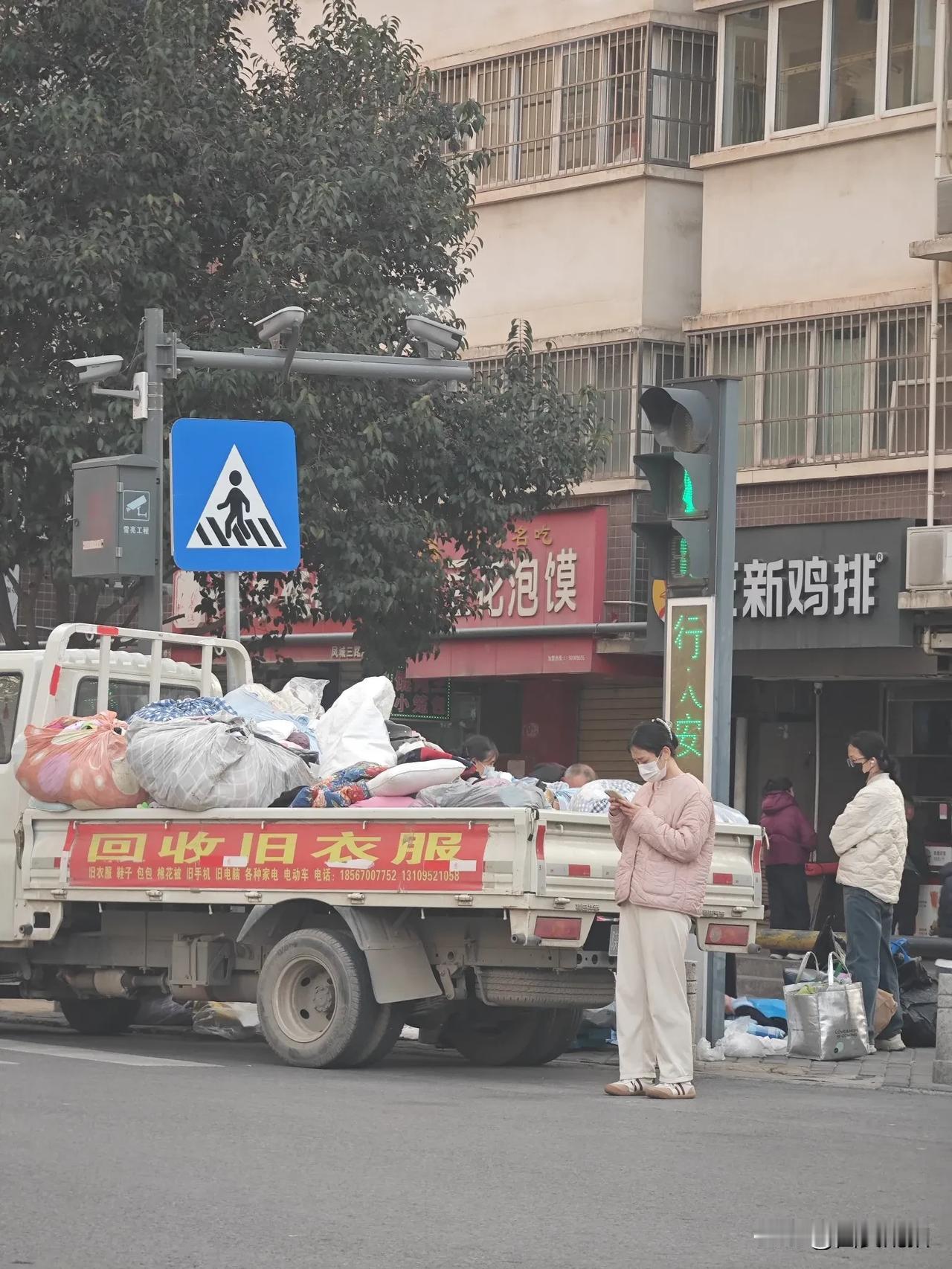 不知道这个行业怎么样？现在转钱越来越难了？你觉得？这个行业赚钱吗 好差的生意啊 