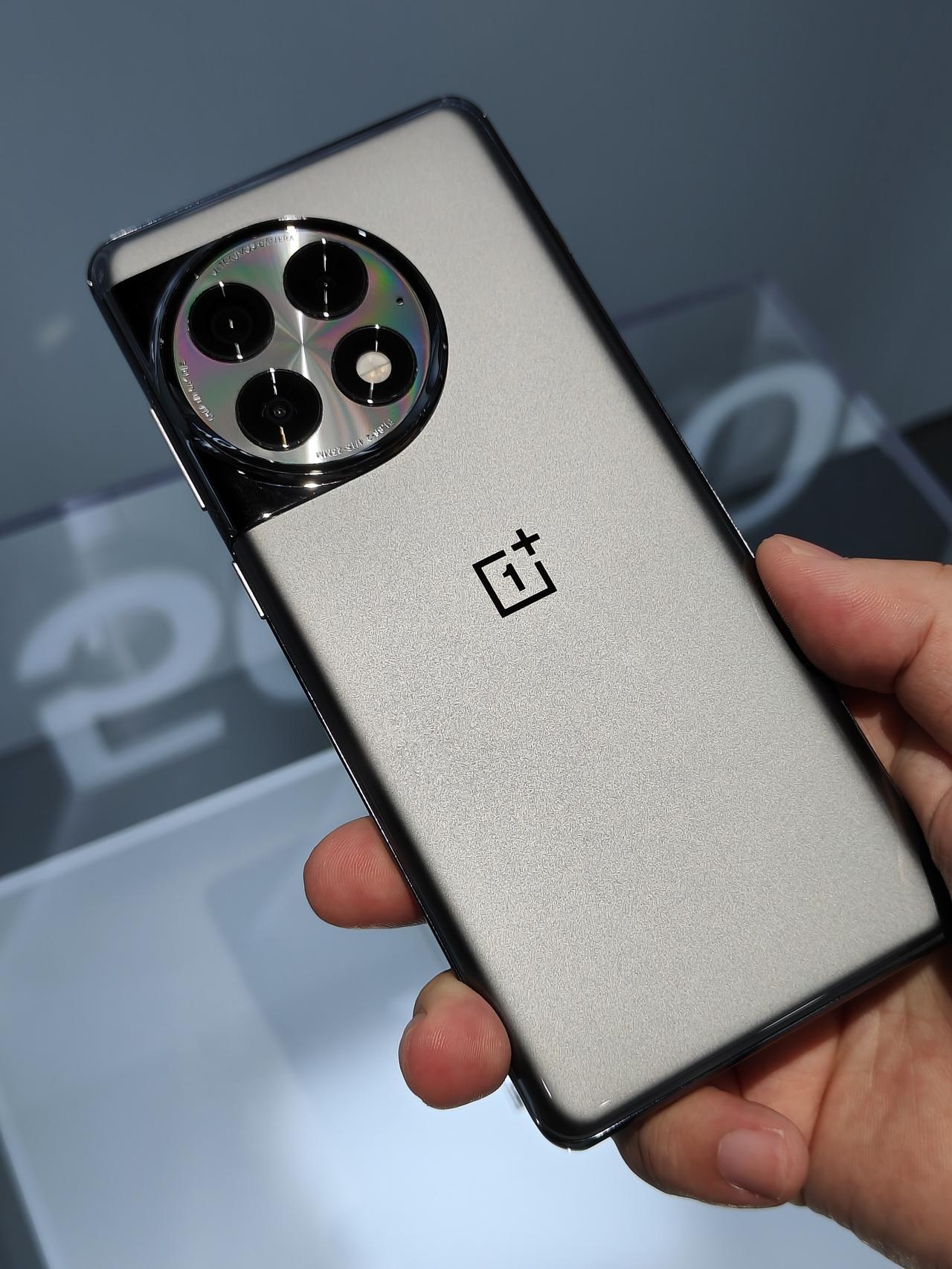 学生党看过来，3K左右的预算选哪款手机比较好？本期就给大伙盘点几款，都是配置不错