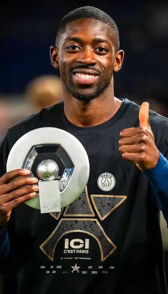 若登贝莱与凯恩二选一争金球，人品上我站凯恩。登贝莱若今年两连冠+世界杯夺冠，金球