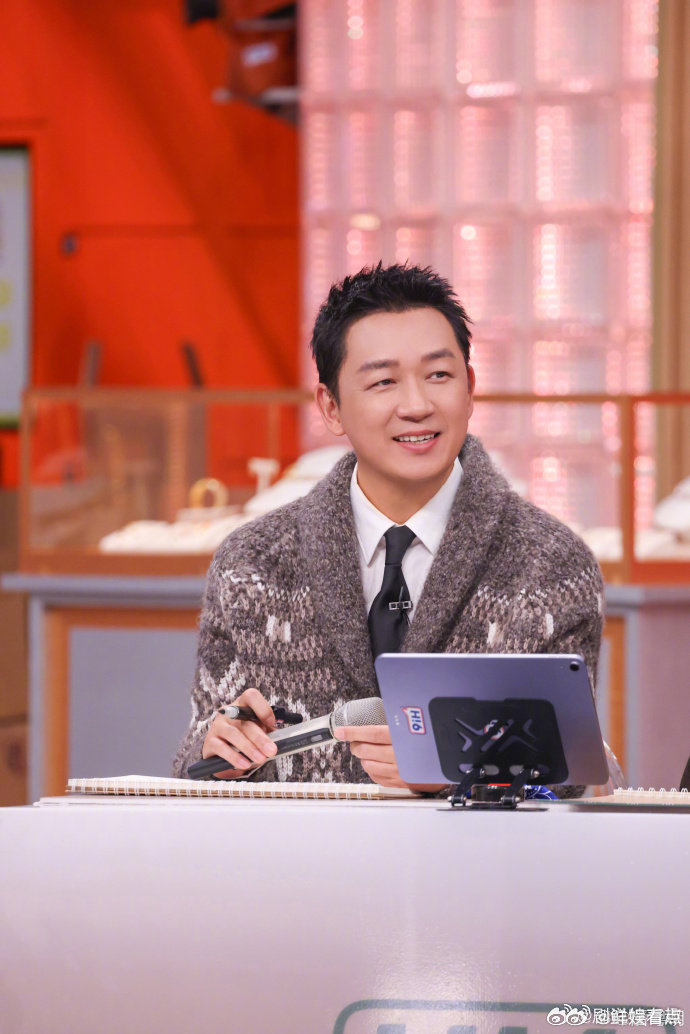 王鹤棣这波属于无效搜查潘粤明王鹤棣联手搜人好反差你好星期六 王鹤棣越搜越迷茫，潘