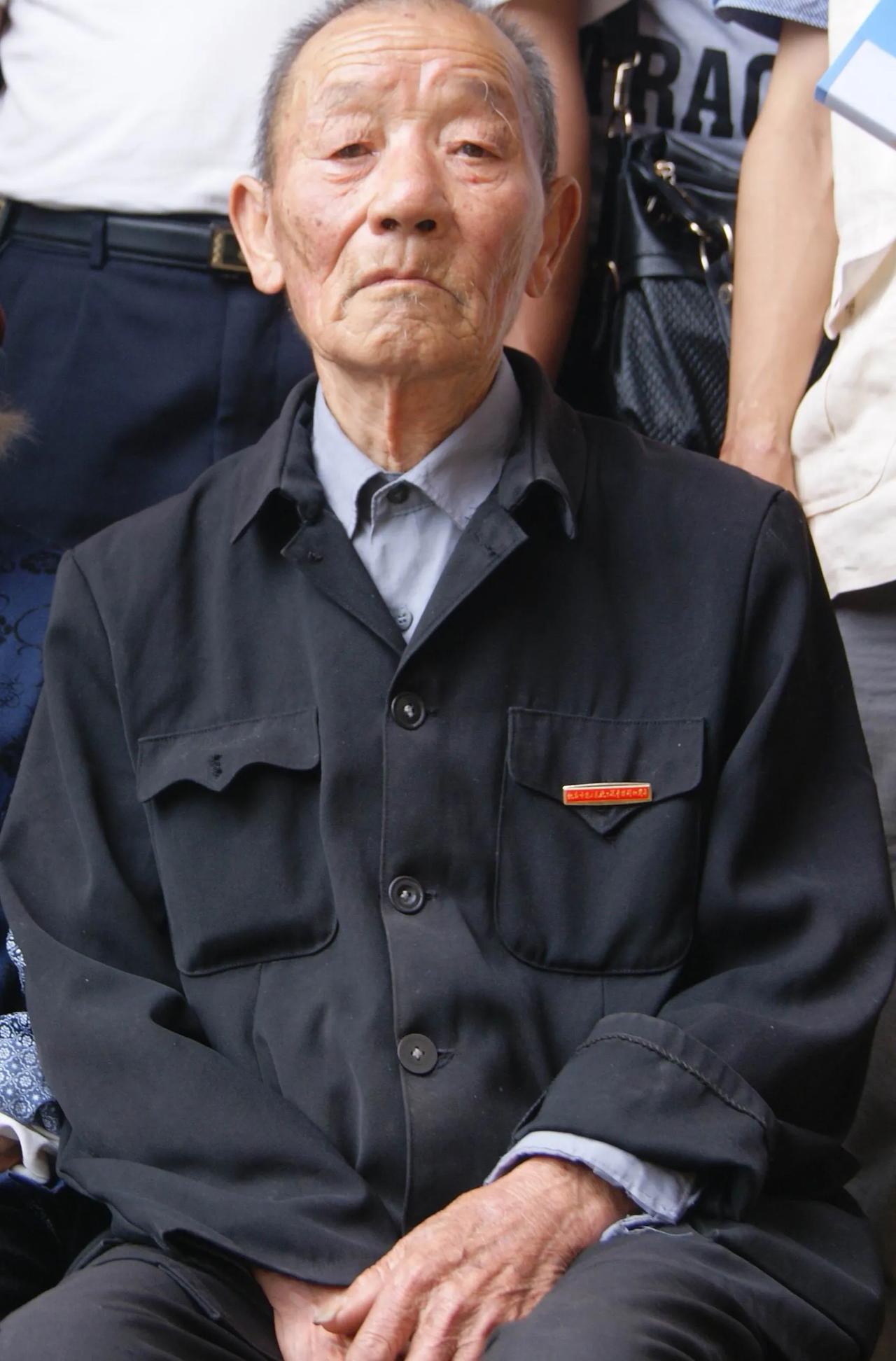译电员刘庆云在抗日战争中跟随何际元将军身经百战，先后参加过常德会战、长沙会战，并