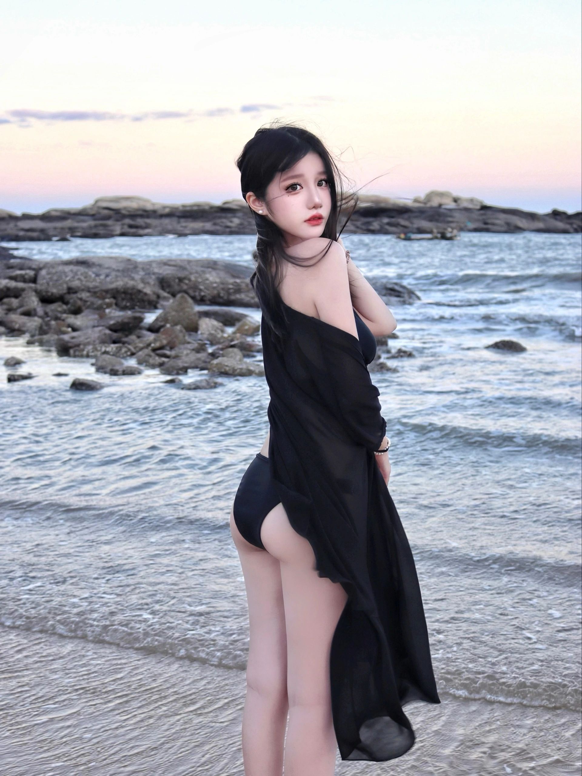 享受夕阳和大海