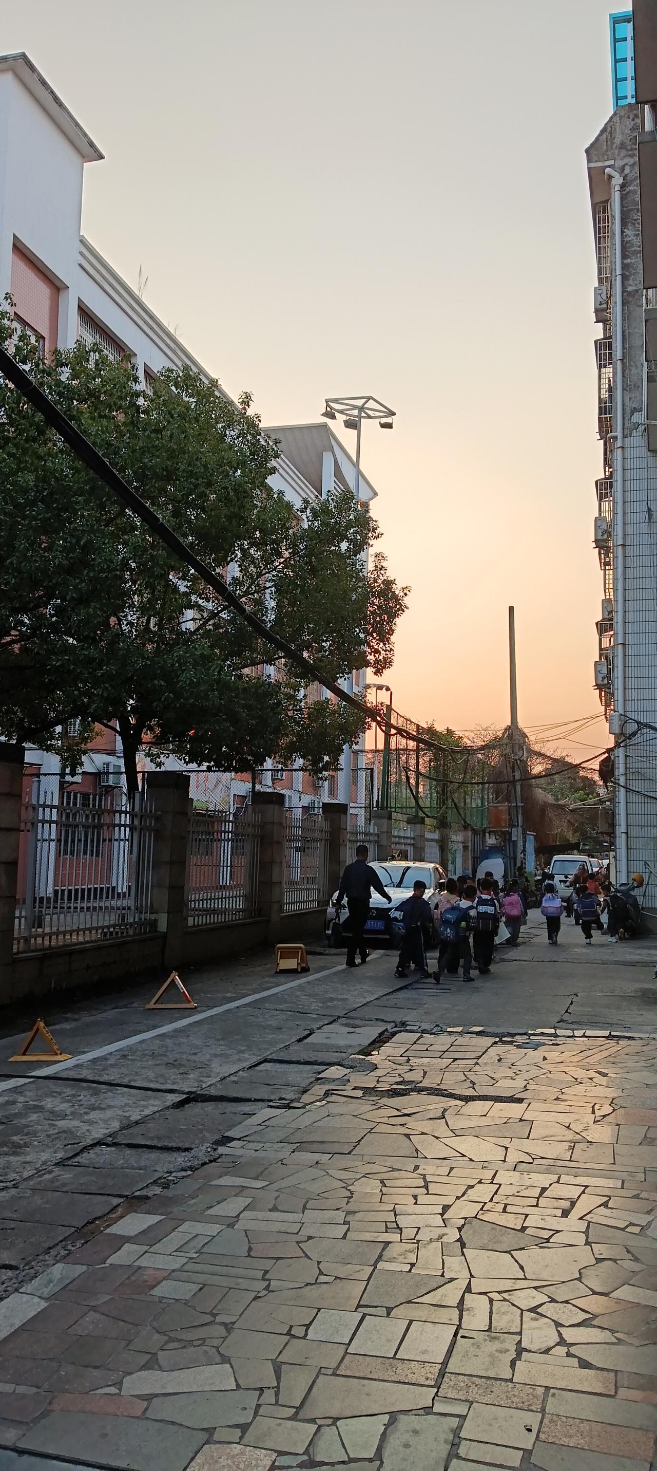 放学回家的路上