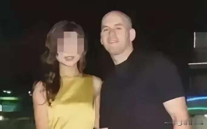 美国健身教练公开炫耀，自己在中国睡了1242个中国女孩，还说"睡她们太容易了"，
